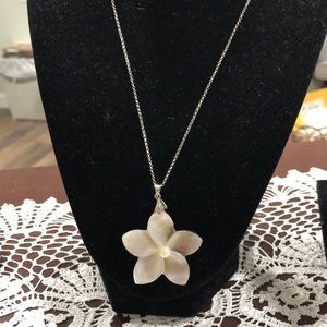 NWT 925 Sterling silver mother of pearl pendant